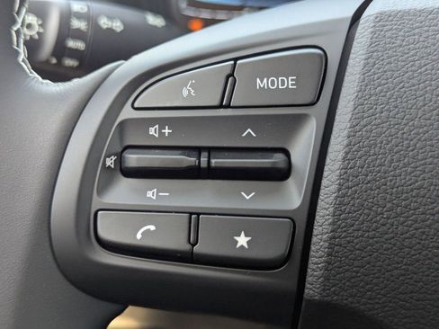 New 2025 Hyundai Venue Limited image 19