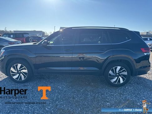 Used 2025 Volkswagen Atlas SE w/ Panoramic Sunroof Package image 2