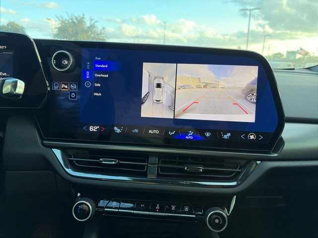 Used 2024 Chevrolet Equinox EV RS FWD image 6