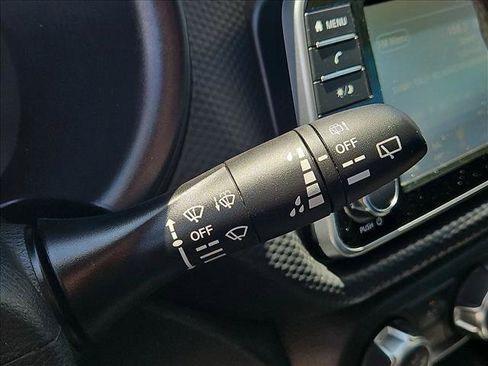 Used 2022 Nissan Kicks S FWD image 15