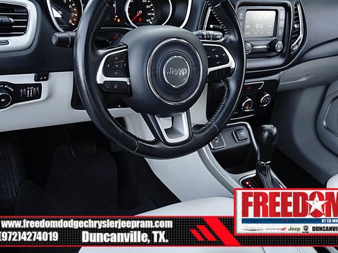 Used 2018 Jeep Compass Latitude FWD image 26