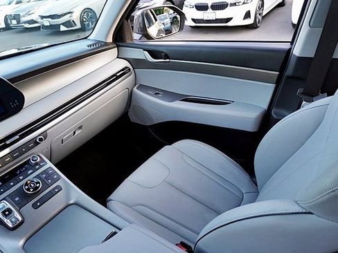 Used 2025 Hyundai Palisade SEL image 22