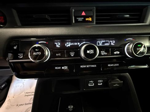 Used 2024 Honda Pilot TrailSport image 17