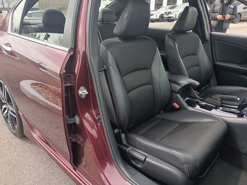 Used 2016 Honda Accord Sport image 11