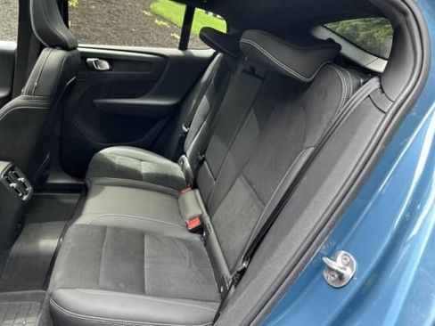 Used 2023 Volvo C40 P8 Recharge Plus w/ Climate Package AWD/4WD image 7