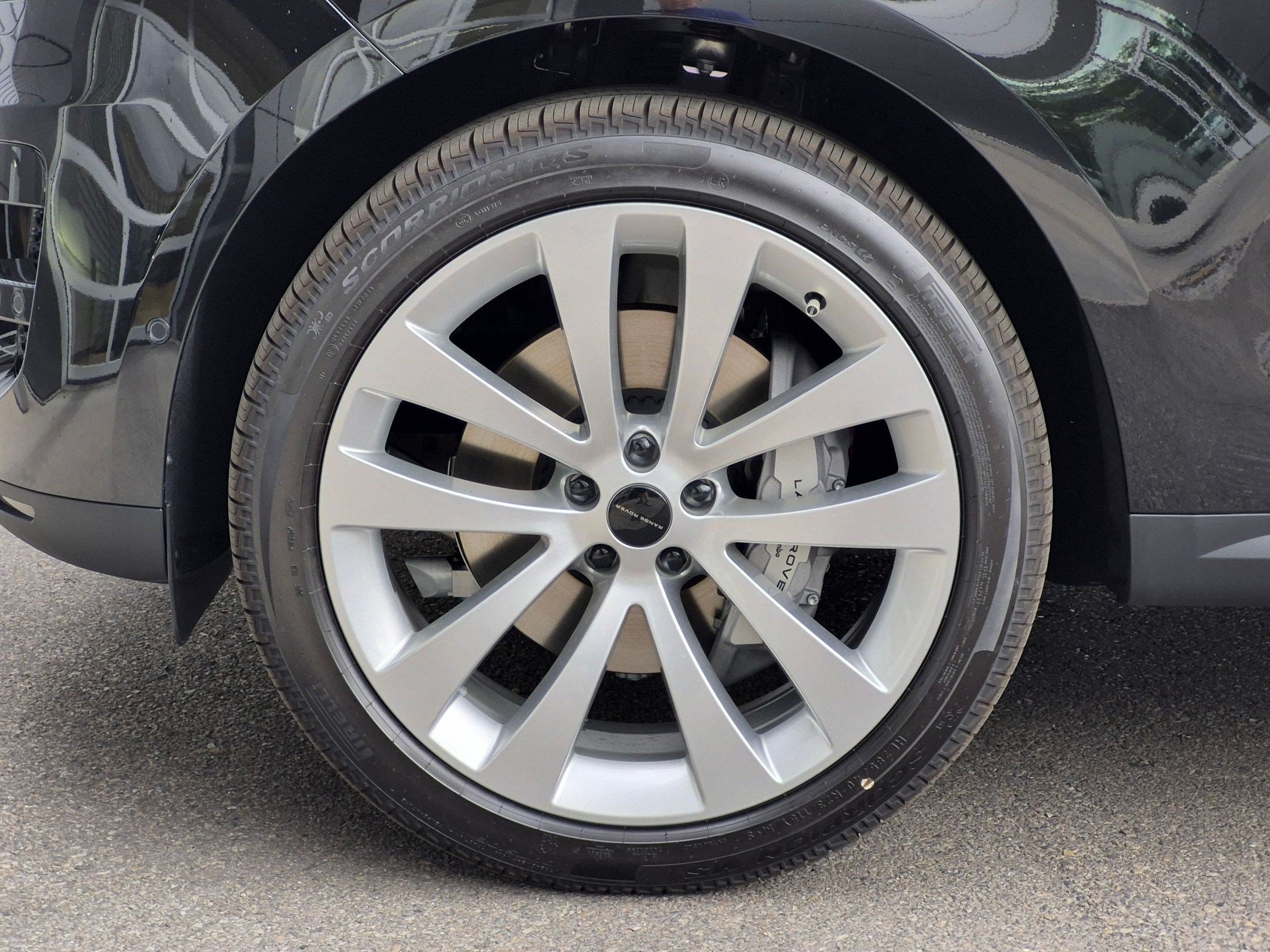 New 2027 Land Rover Range Rover Sport SE AWD/4WD image 11
