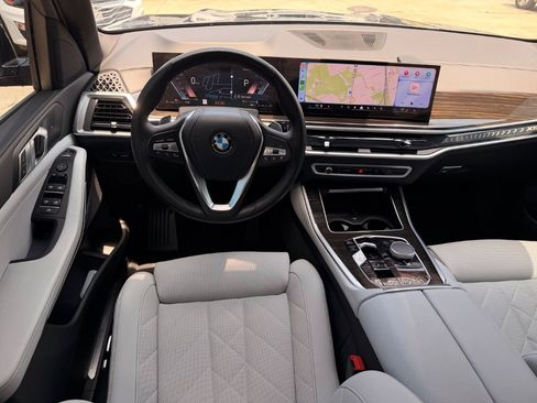 Used 2025 BMW X5 sDrive40i RWD image 3