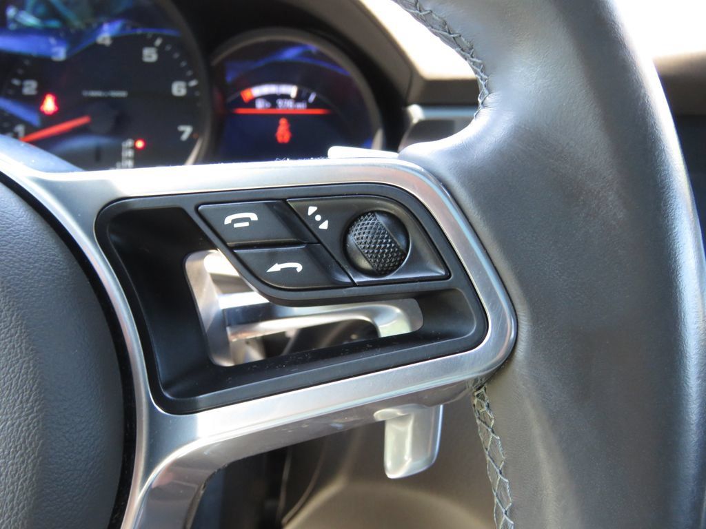 Used 2018 Porsche Macan Sport Edition AWD/4WD image 23