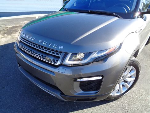 Used 2016 Land Rover Range Rover Evoque SE image 18