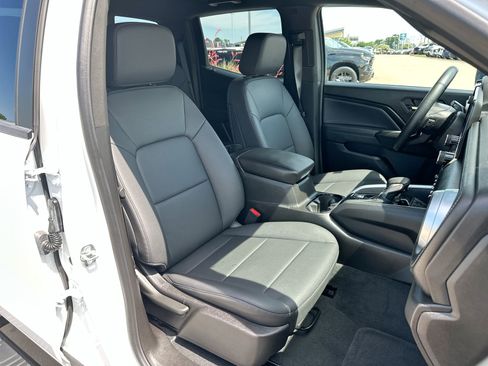 Used 2024 Chevrolet Colorado LT w/ LT Convenience Package III RWD image 26