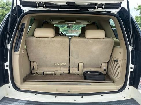 Used 2013 GMC Yukon Denali RWD image 9