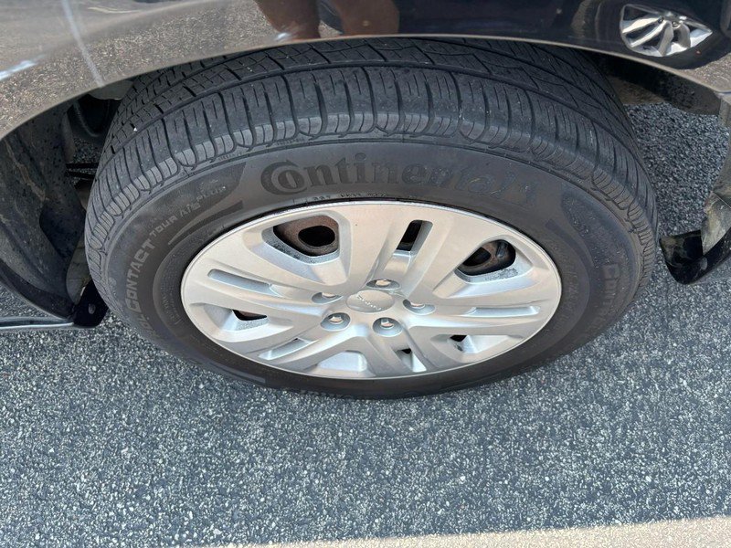 Used 2019 Dodge Grand Caravan SE FWD image 8