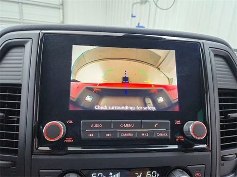 Used 2024 Nissan Titan SV w/ SV Convenience Package image 25