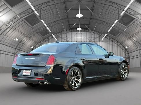 Used 2016 Chrysler 300 S w/ 300S Premium Group image 7