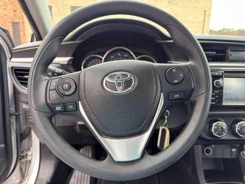 Used 2016 Toyota Corolla L FWD image 11