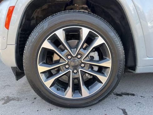 New 2024 Jeep Grand Cherokee Overland w/ Luxury Tech Group IV AWD/4WD image 31