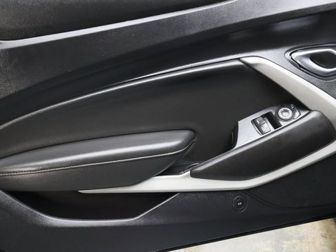 Used 2020 Chevrolet Camaro LT image 15