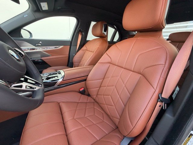 Used 2026 BMW 740i xDrive AWD/4WD image 16