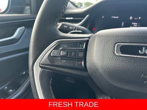 Used 2024 Jeep Grand Cherokee Altitude AWD/4WD image 21