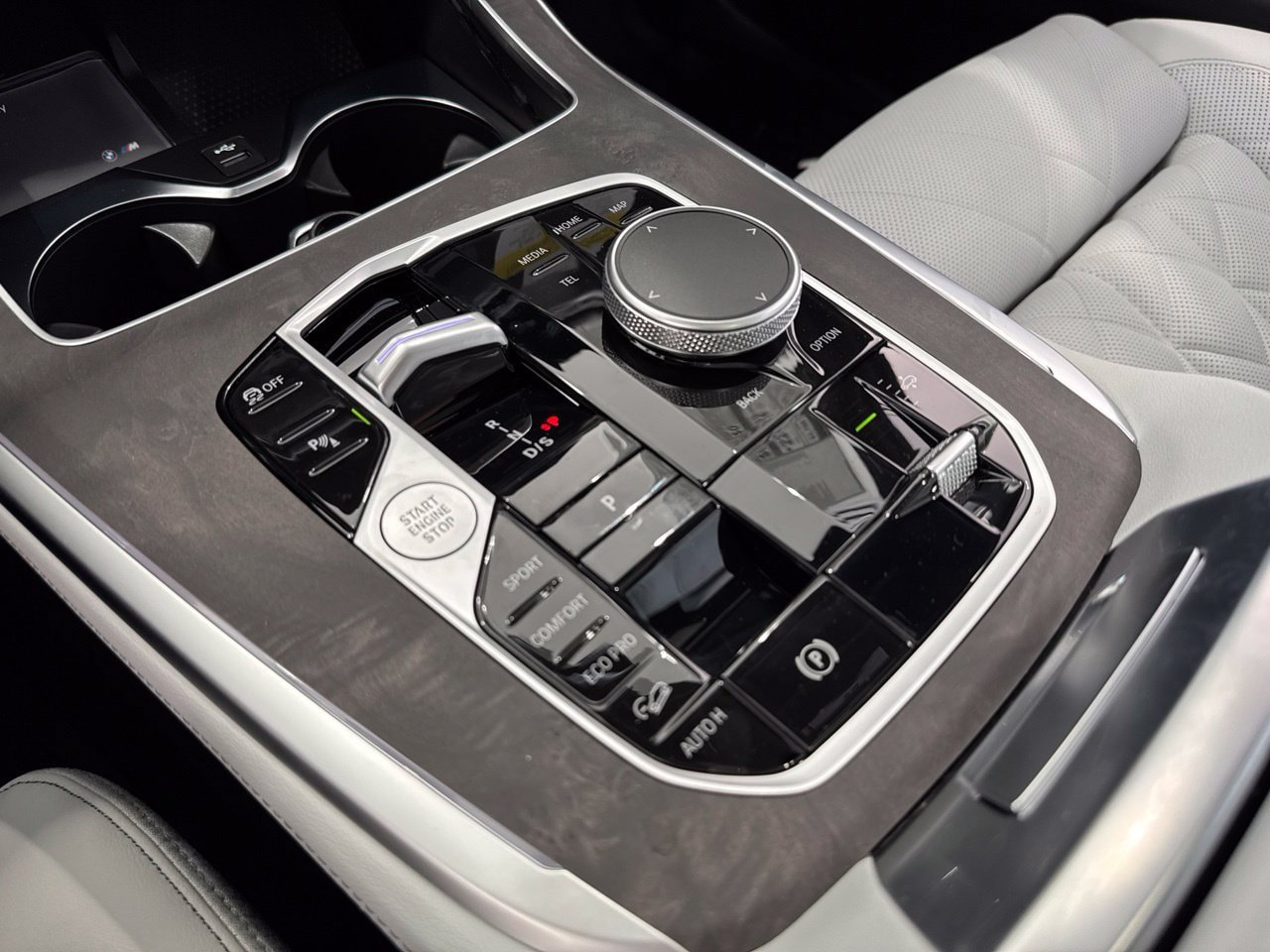 New 2027 BMW X7 xDrive40i AWD/4WD image 30