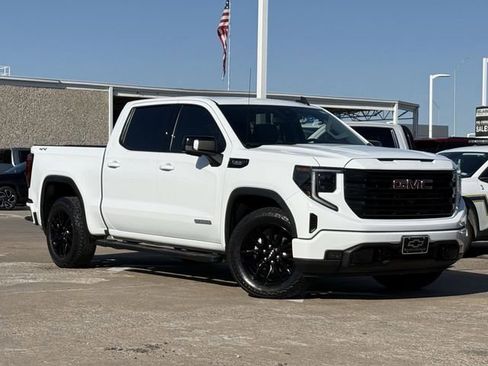 Used 2022 GMC Sierra 1500 Elevation w/ Elevation Premium Package AWD/4WD image 2