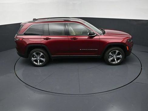 Used 2024 Jeep Grand Cherokee Limited 4xe w/ Luxury Tech Group II AWD/4WD image 18