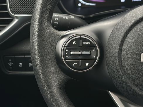 Used 2024 Kia Soul LX w/ Option Group 015 FWD image 11