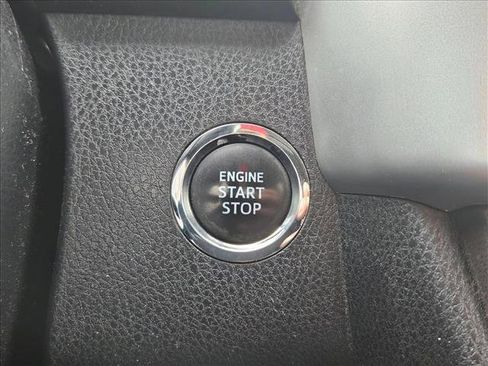 Used 2014 Toyota Highlander Limited image 20