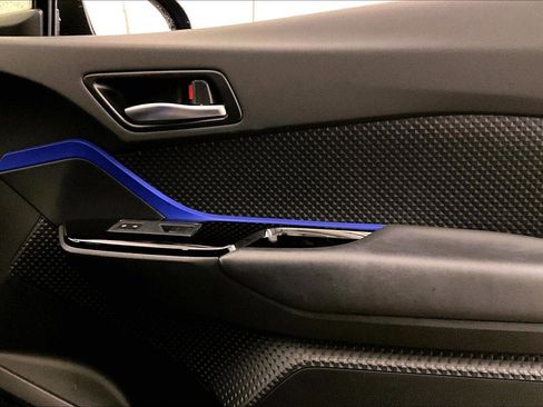 Used 2020 Toyota C-HR XLE image 23