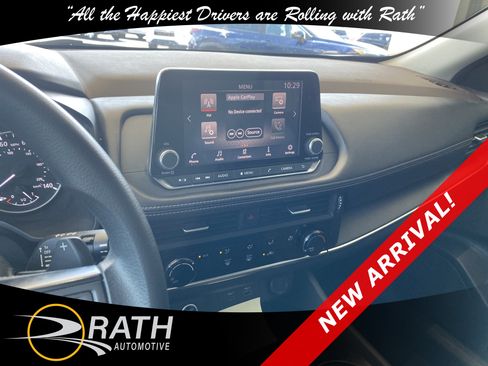 Used 2021 Nissan Rogue S FWD image 15