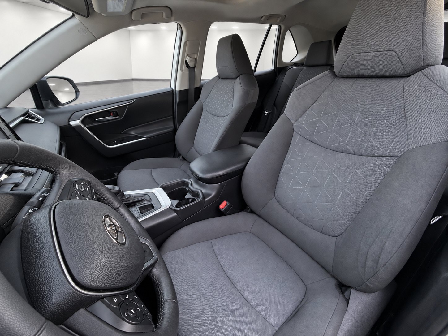 Used 2020 Toyota RAV4 XLE w/ Convenience Package AWD/4WD image 22