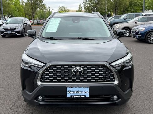 Used 2022 Toyota Corolla Cross XLE AWD/4WD image 3