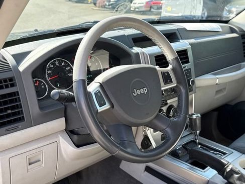 Used 2008 Jeep Liberty Limited w/ Trailer Tow Class III Group AWD/4WD image 16
