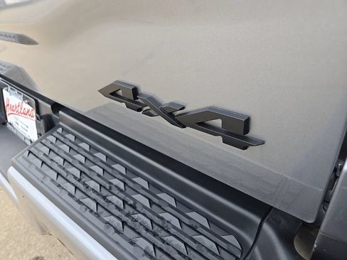Used 2024 RAM 2500 Big Horn w/ Night Edition AWD/4WD image 23