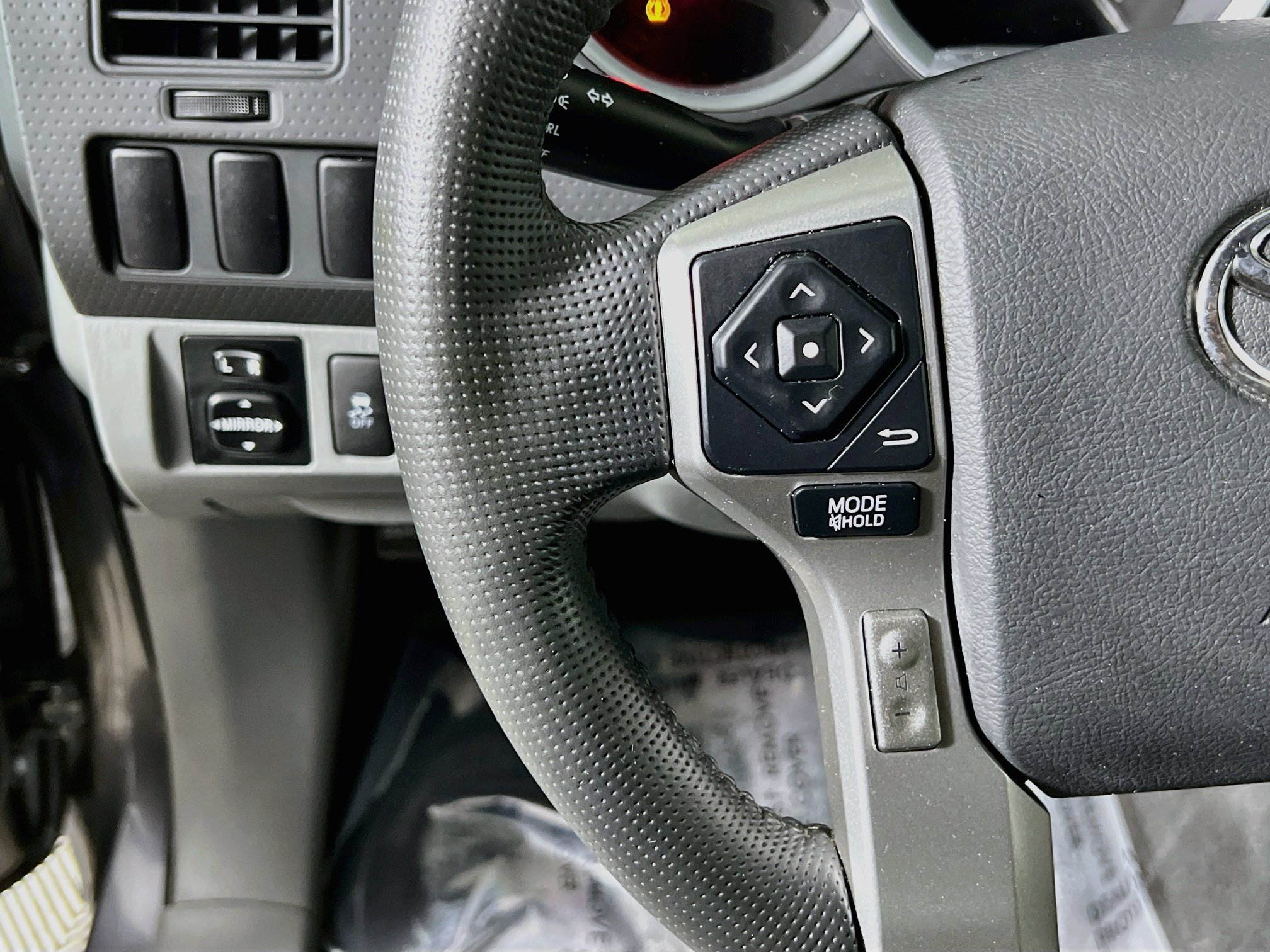 Used 2015 Toyota Tacoma PreRunner w/ Convenience Package RWD image 19