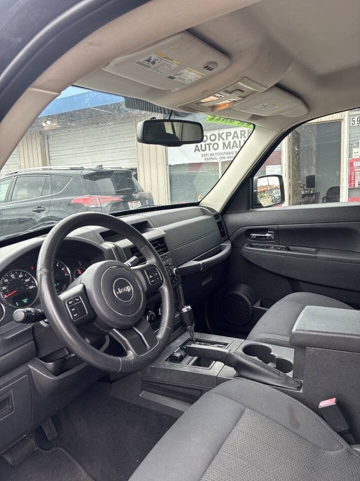 Used 2012 Jeep Liberty Sport w/ Popular Equipment Group AWD/4WD image 8
