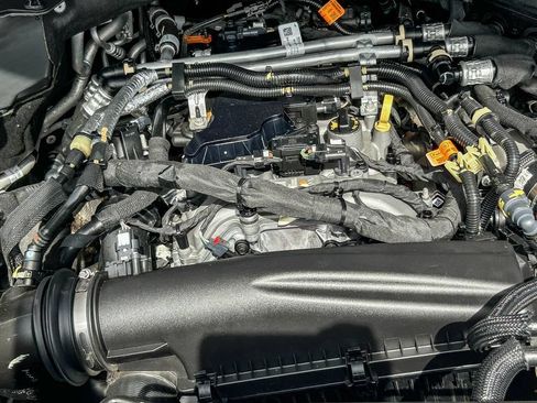 Used 2025 Ford Explorer Active RWD image 28