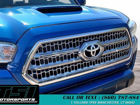 Used 2017 Toyota Tacoma TRD Sport w/ Tow Package (A/T) AWD/4WD image 28