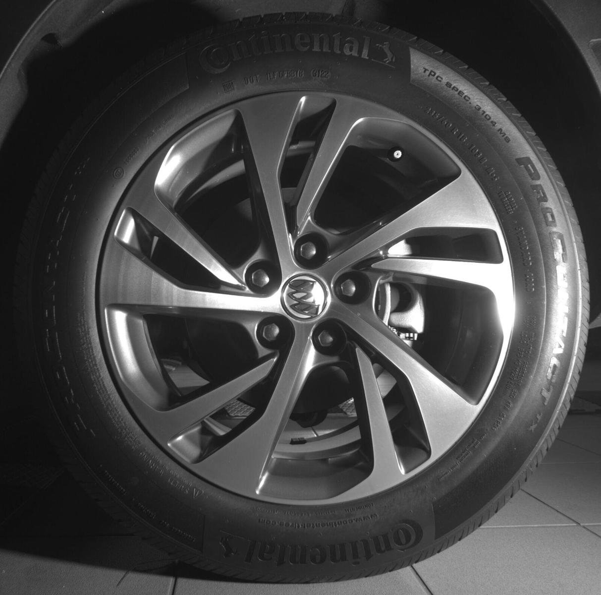 Used 2023 Buick Envision Essence FWD image 13