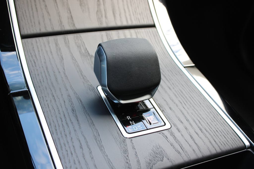Certified 2026 Land Rover Range Rover Evoque Dynamic SE AWD/4WD image 16