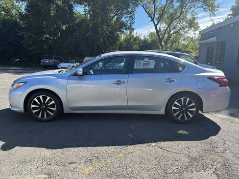 Used 2018 Nissan Altima 2.5 SL FWD image 2