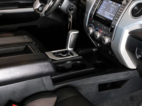 Used 2018 Toyota Tundra SR5 w/ SR5 Upgrade Package image 22