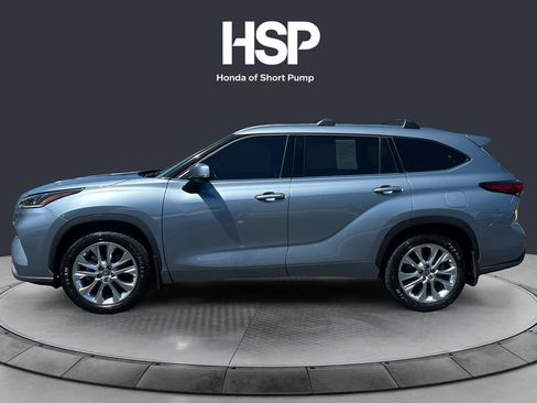 Used 2023 Toyota Highlander Limited FWD image 2