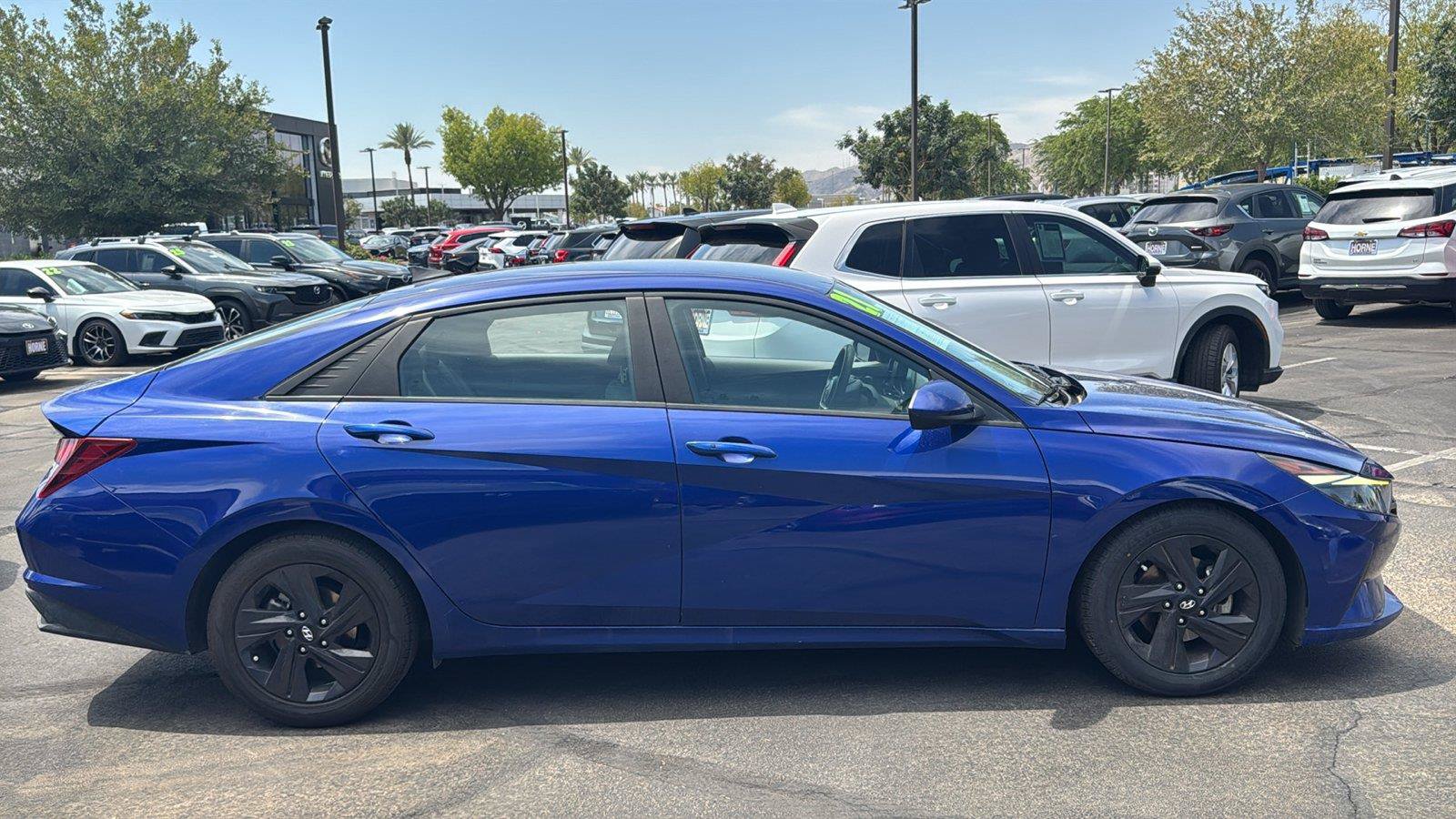 Used 2021 Hyundai Elantra SEL FWD image 3