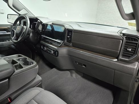 Used 2023 Chevrolet Silverado 1500 LT AWD/4WD image 51