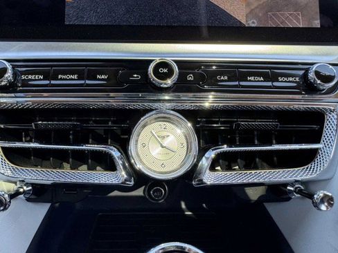 Used 2023 Bentley Flying Spur W12 image 38