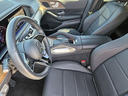 Certified 2025 Mercedes-Benz GLE 450 4MATIC image 13