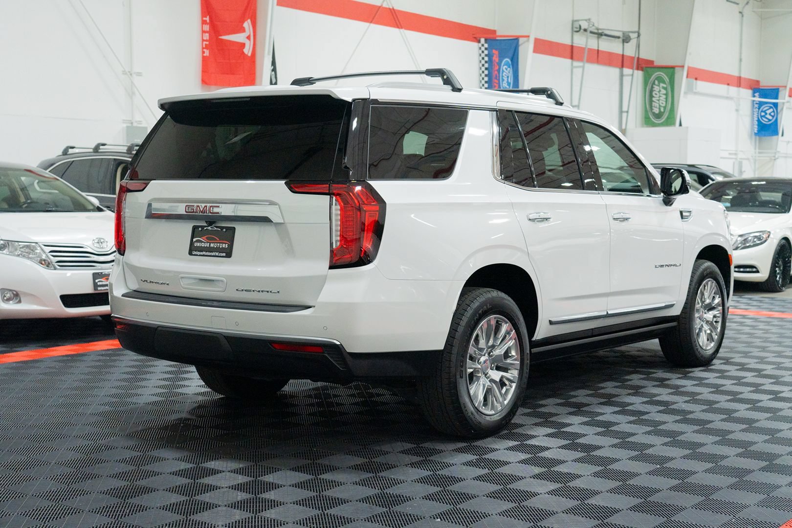 Used 2024 GMC Yukon Denali AWD/4WD image 8