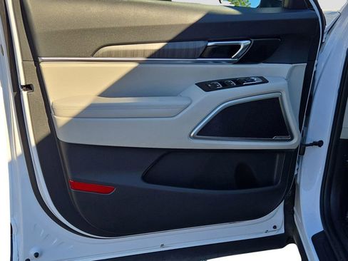 Used 2023 Kia Telluride EX w/ EX Captain's Chair Package image 15