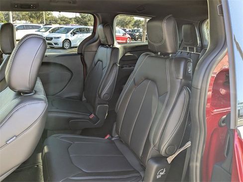 New 2026 Chrysler Voyager LX image 14